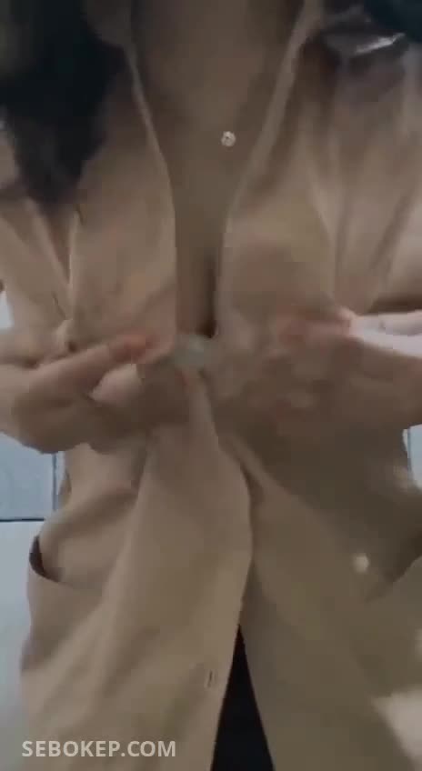 Abg_SMA_pamer_TT_pakai_Seragam_Pramuka_-_DoodStream.mp4