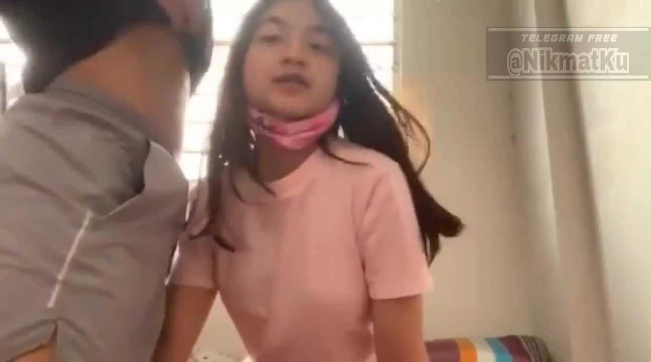 Baru_juga_bangun_di_suruh_nyepong_kontol.mp4