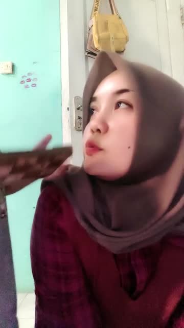 Jenni_binor_hijab_02.mp4
