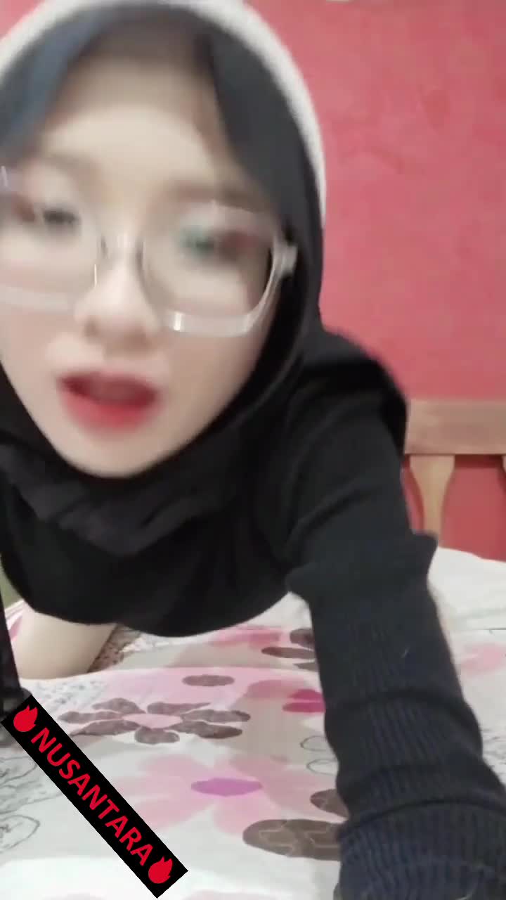 hijab_cantik_bikin_video.mp4